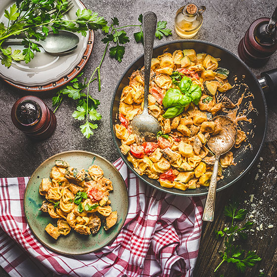 Tortellini pot with Umami Booster infused vegetables sauce